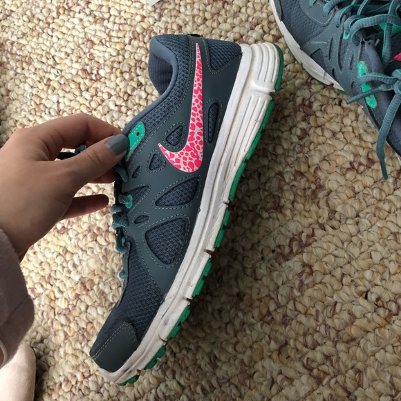 Running shoes - Picture 2 of 3